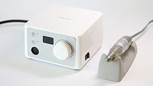 Découvrez notre évaluation détaillée de la lime Saeyang K35 idéale pour la podologie et la manucure, conçue pour offrir précision et confort aux utilisateurs professionnels.